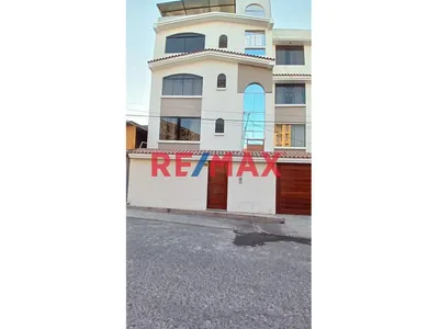 En Venta Casa De 4 Pisos Con 2 Minis Departamentos Y 1 Duplex