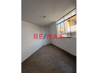 🏡 ¡Gran Oportunidad De Inversión! Casa De 3 Niveles Con 13 Dormitorios Y Azotea – Ideal Para Familias Numerosas, Alquiler O Negocio