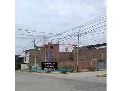 ¡Oportunidad Única Venta ! Terreno En Esquina De 371 M 2  Urb Jardin En  Sullana