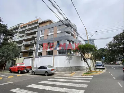 Vendo Edificio Residencial A Espaldas Del Hotel Marriott