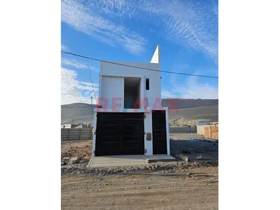 Casa En Venta (Casco Gris) En Las Brisas - Camana