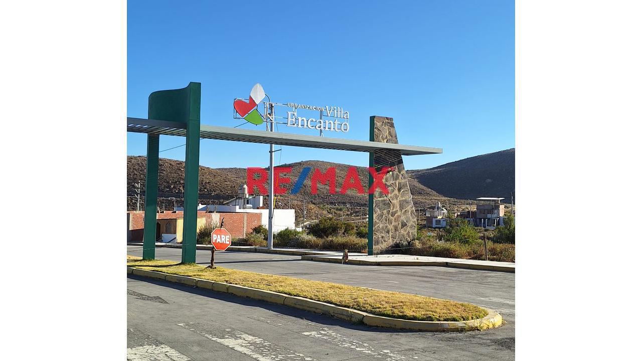 Terreno En Esquina De 121.26 M² – Urb. Villa Encanto, Chiguata