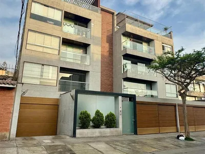 Venta de Departamento en Santiago de Surco - Lima 3 Dormitorios 