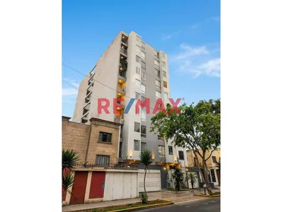 Se Vende Excelente Departamento En Jesus Maria Piso 10, Tiene 85.70 M2 + Aires Por 85.70 Inscritos En Sunarp, 3 Dorm - Doble Cochera Lineal