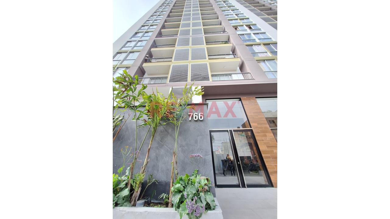 Alquiler De Departamento + Cochera | 62 M² | Breña (Límite Con Pueblo Libre)