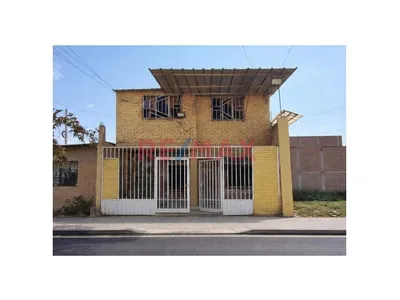 Se Vende Casa De 2 Pisos – Ubicación Comercial - La Victoria