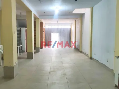 Local Comercial En Comas (Av Sangarara)