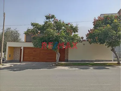Venta De Casa Urb El - Golf De Huampani