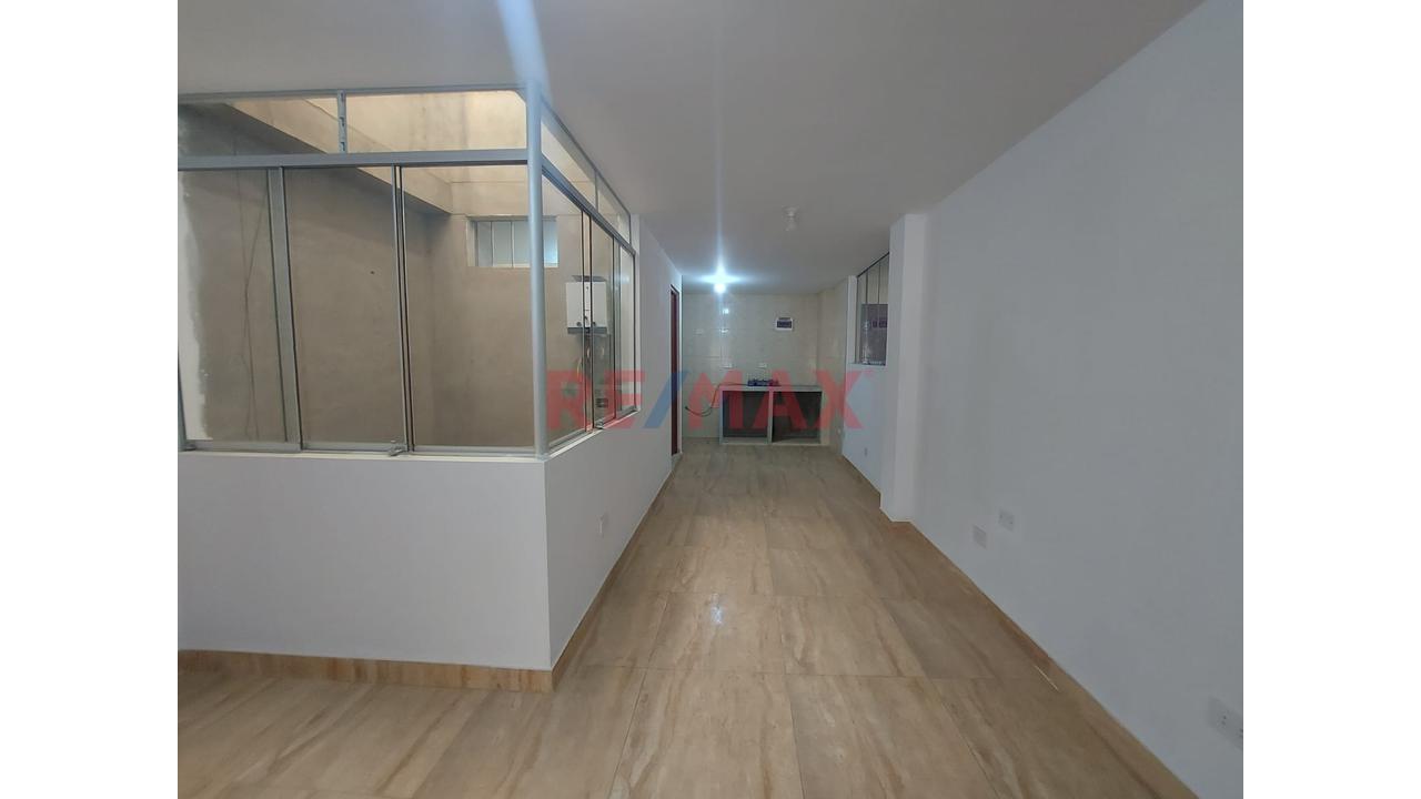 Departamento En Alquiler En Tercer Piso De Estreno En El Distrito De Carabayllo
