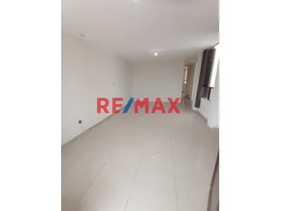 Vendo Departamento En 4To Piso Con Ingreso Independiente De 97.5 M²
