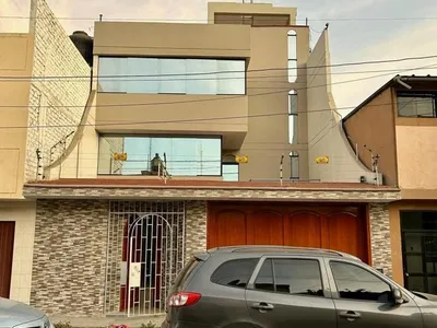 Alquiler de Casa en Victor Larco Herrera - Trujillo 7 Dormitorios 