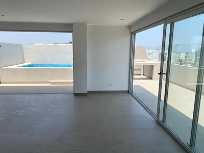Venta de Departamento en Santiago de Surco - Lima 4 Dormitorios