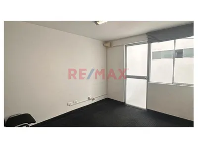Alquiler De Oficina Garzas 002 En La Molina – Av. La Molina Urb. El Mástil