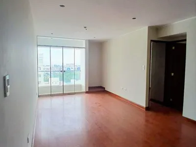 Venta de Departamento en Surquillo - Lima 4 Dormitorios