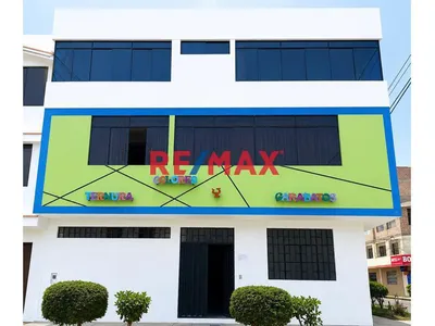 Oportunidad De Inversión En Villasol – Casa Multifamiliar / Comercial