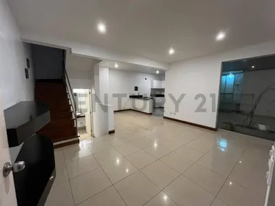 Venta de Departamento en Santiago de Surco - Lima 2 Dormitorios