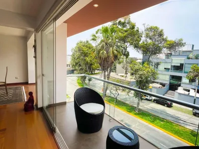 Venta de Departamento en Santiago de Surco - Lima 4 Dormitorios