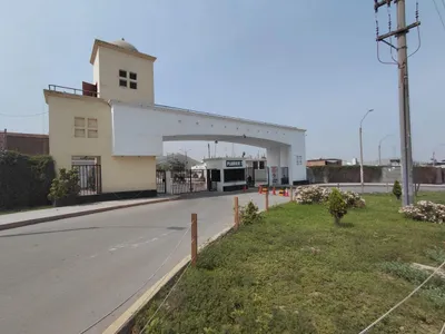 Terreno en venta · Urb. la Planicie, La Molina · 105 m²