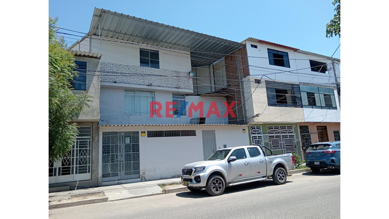 Local En Alquiler De 02 Niveles Para Oficinas Y Comerciales