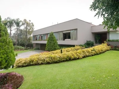 Venta de Casa en Santiago de Surco - Lima 5 Dormitorios