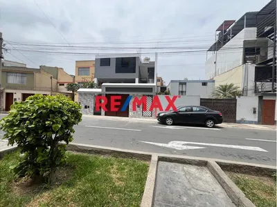 Alquiler Departamento – Cercado De Lima | 3Er Piso | 3 Dormitorios | 2 Baños