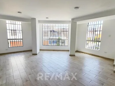 Venta de Departamento en Los Olivos - Lima 3 Dormitorios