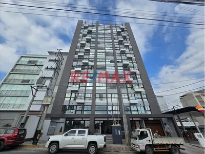 Amplio Local Comercial En Alquiler - Cayma