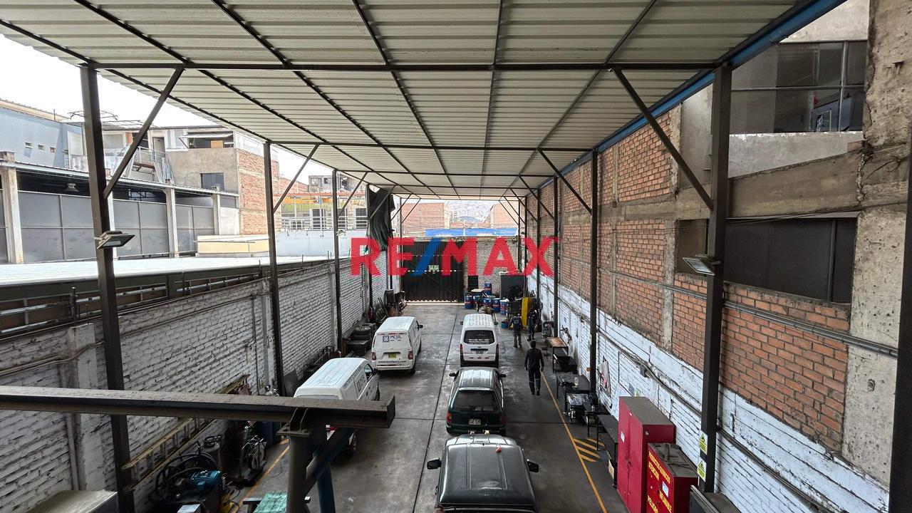 Venta De Local Industrial En Av. Nicolas Arriola, San Luis