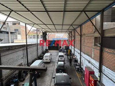 Venta De Local Industrial En Av. Nicolas Arriola, San Luis