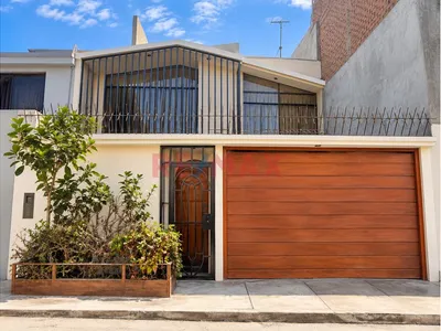 🏡 ¡Casa En Venta En Ate! Amplia, Iluminada Y Cerca De Javier Prado ✨