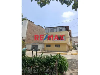 🔥 400 M² En Esquina Y Frente A Parque | +5 Pisos | Las Flores – Sjl | Ideal Para Desarrolladores