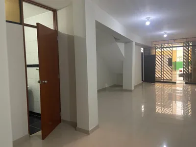 Venta de Casa en Comas - Lima 15 Dormitorios 