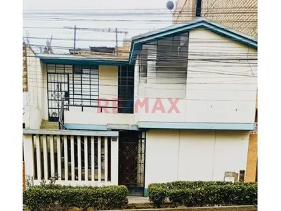 Venta de Casa en Los Olivos - Lima 8 Dormitorios 