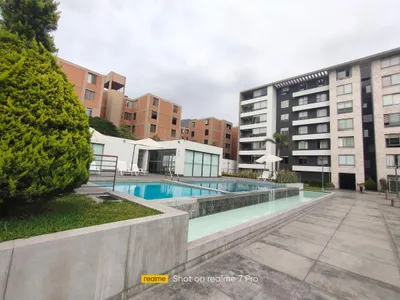 Venta de Departamento en Santiago de Surco - Lima 4 Dormitorios
