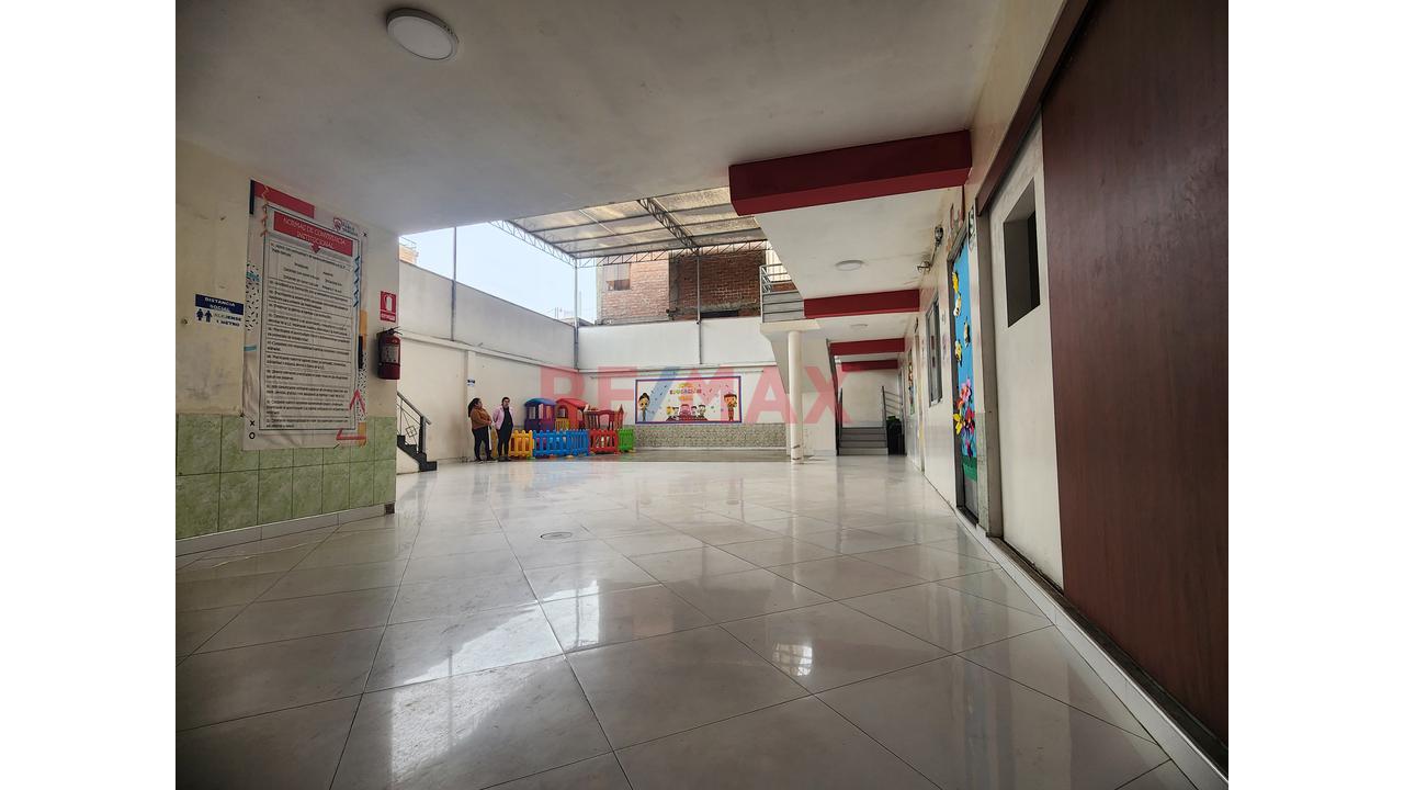 Comas Se Vende Colegio, Ideal Taller Almacen