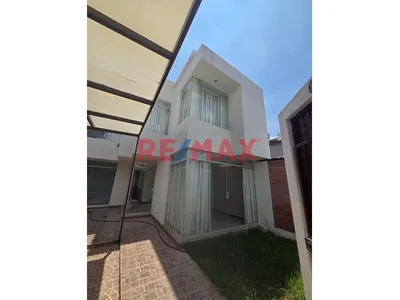 Alquilo Casa En Quinta Privada, Cayma