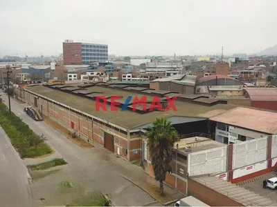 Venta de Local Industrial en Ate - Lima 0 Dormitorio 