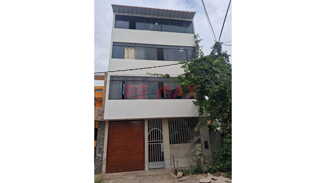 Se Vende Preciosa Casa De Tres Pisos + Terraza