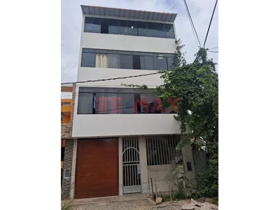 Se Vende Preciosa Casa De Tres Pisos + Terraza