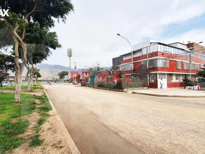 En Alquiler Local Comercial En Esquina, En Av. Marañón, En Los Olivos