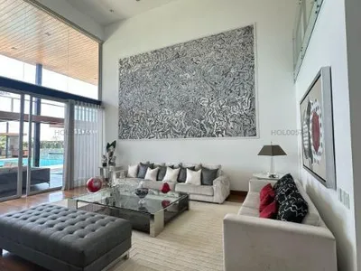 Venta de Casa en Santiago de Surco - Lima 5 Dormitorios