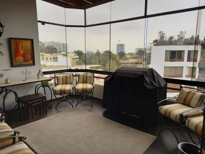 Venta de Departamento en Santiago de Surco - Lima 4 Dormitorios