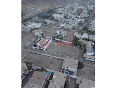 Amplio Terreno En  Condominio