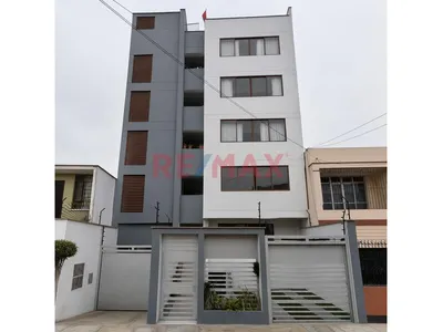 🏢 ¡Estreno / Casi Nuevo! Moderno Departamento De 3 Dormitorios + 2 Cocheras En Pueblo Libre 📍