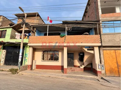 Casa En Venta Frente A Losa Deportiva – Pamplona Alta