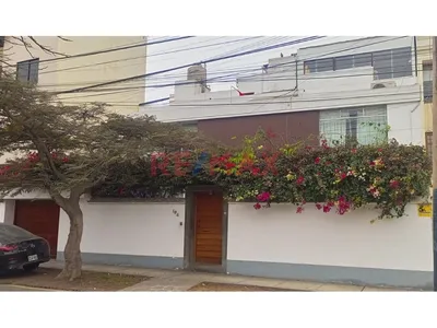 Se Vende Casa De 300 M² En Surco – Ideal Para Familias Grandes, Inversion O Proyecto Inmobiliario