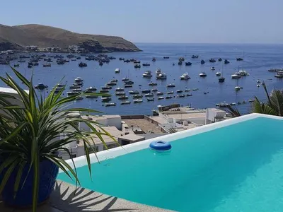 Venta de Casa de Playa en Pucusana - Lima 9 Dormitorios 