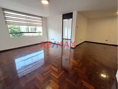 💎 Vendo Hermoso Departamento En La Exclusiva Urbanización Santa Catalina – Marcelino Varela 135, La Victoria. 🏡