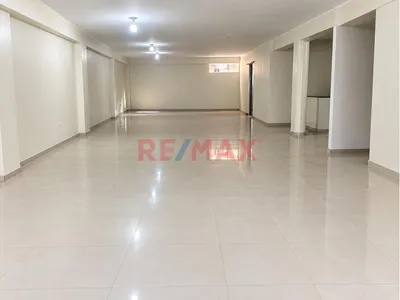 OFICINA COMERCIAL EN ALQUILER – 3ER PISO | CALLE PISCOBAMBA, OVALO HUANDOY⁣