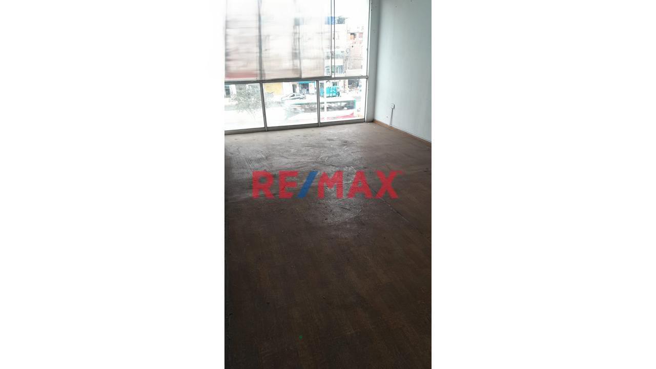 Local Comercial En Alquiler – 30 M² En Excelente Ubicación | Km 11 Av. Túpac Amaru